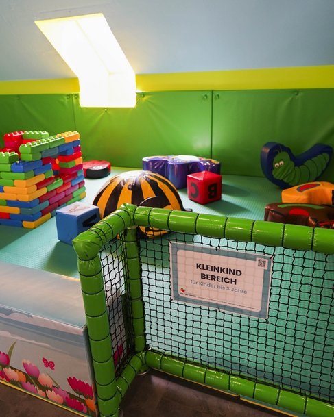 der bunte Kleinkinderbereich von Smiley's Play Garden