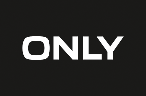 schwarzes Logo mit weißem Schriftzug "Only"