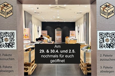 braune Schütten und kartonähnliches Portal in PopUp Store My lost box