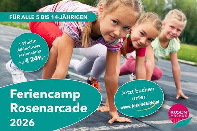 Lächelnde Kinder in Startposition vor einem Lauf im Feriencamp Rosenarcade