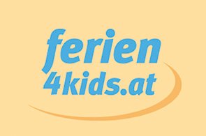 blaues ferien4kids.at Logo auf gelbem Hintergrund